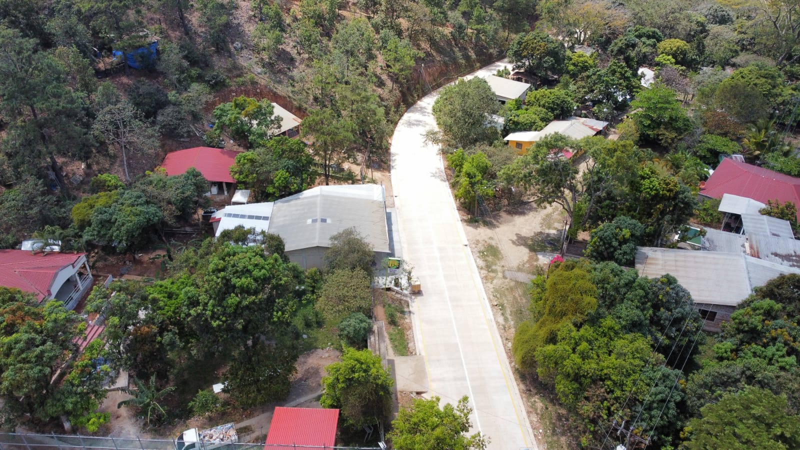 Alcaldía de Comayagua construye pavimento en la comunidad de El Volcán