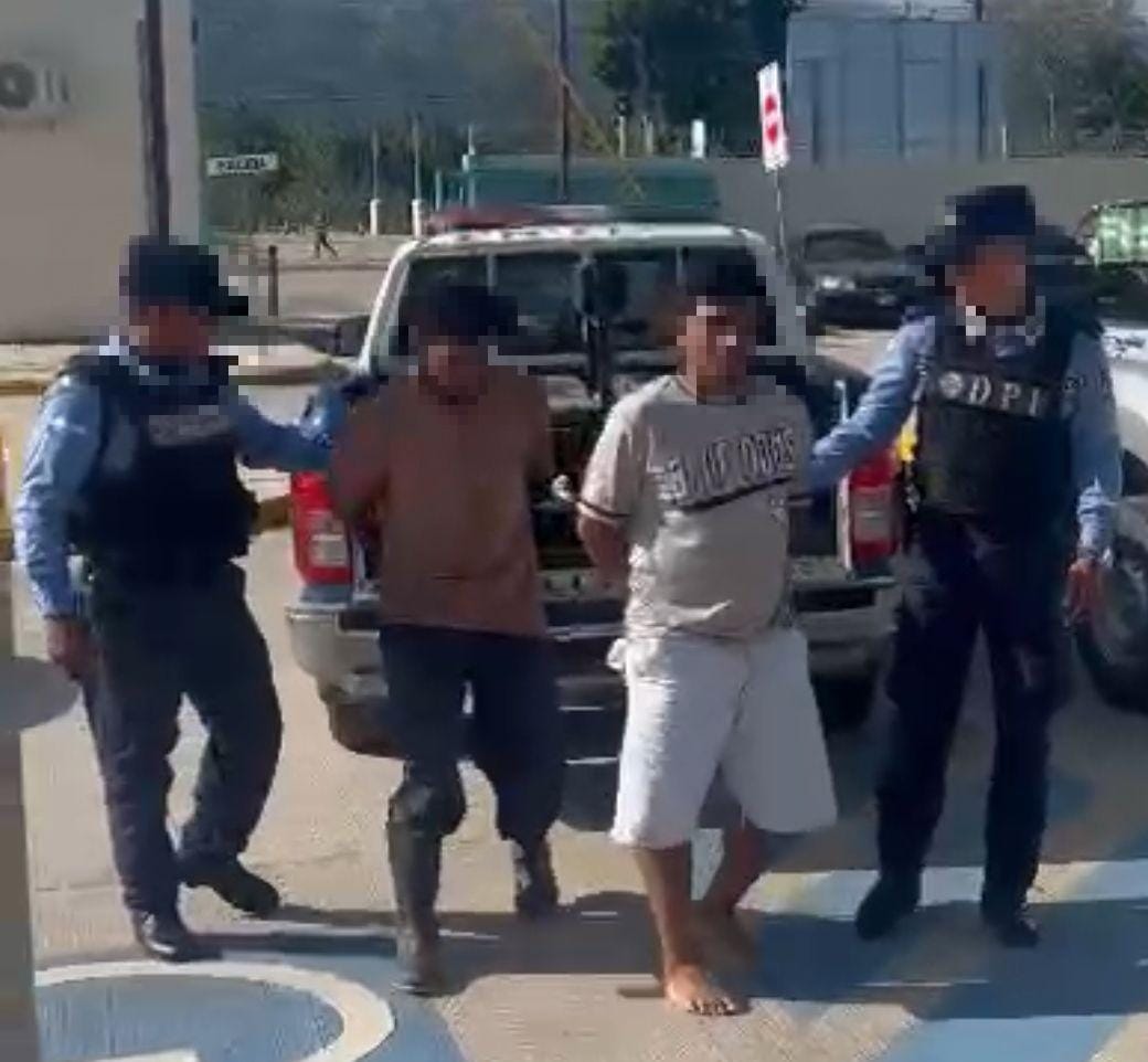 Por porte ilegal de arma de fuego y tráfico de drogas son capturados  tres sujetos en la zona atlántica