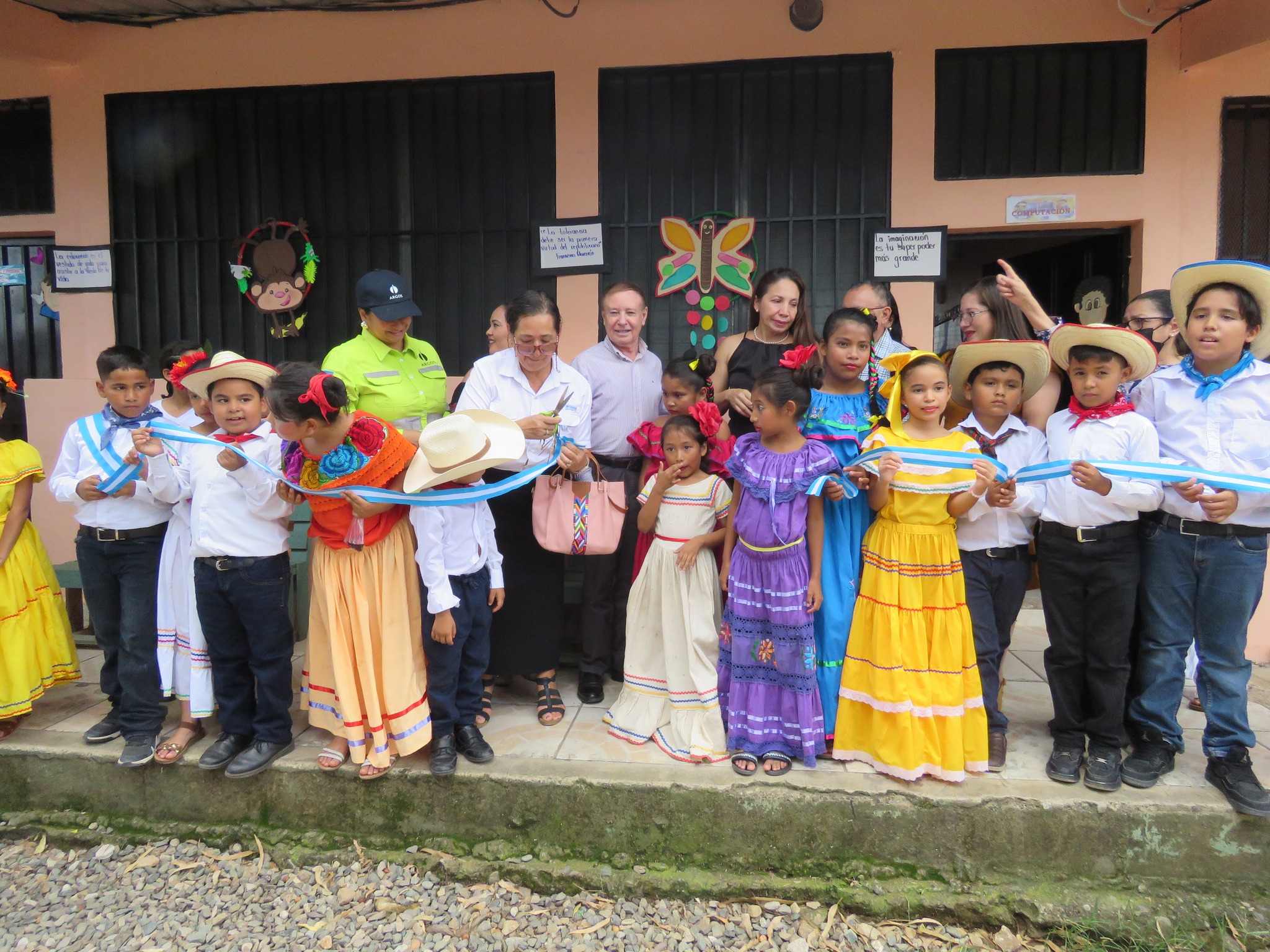 Alcaldía de Comayagua realiza mejoramiento de la Escuela Francisco Morazán ubicada en la Colonia Nueva Esperanza de esta ciudad