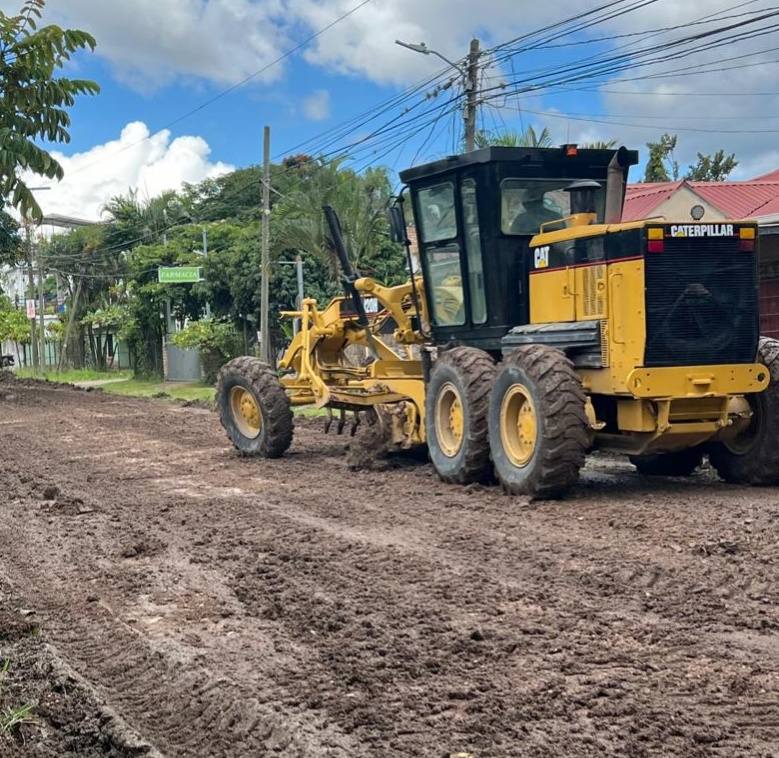 ¡Iniciamos nuevo proyecto de pavimentación en El Barrio El Carmen!