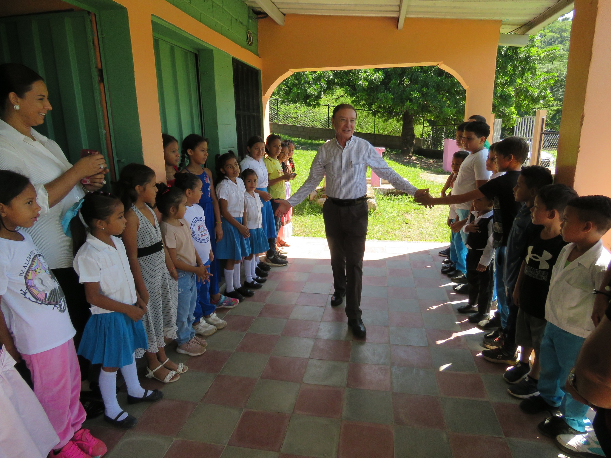 Alcaldía de Comayagua mejora totalmente la Escuela Carlos Ávila Molina de la Comunidad de El Negrito