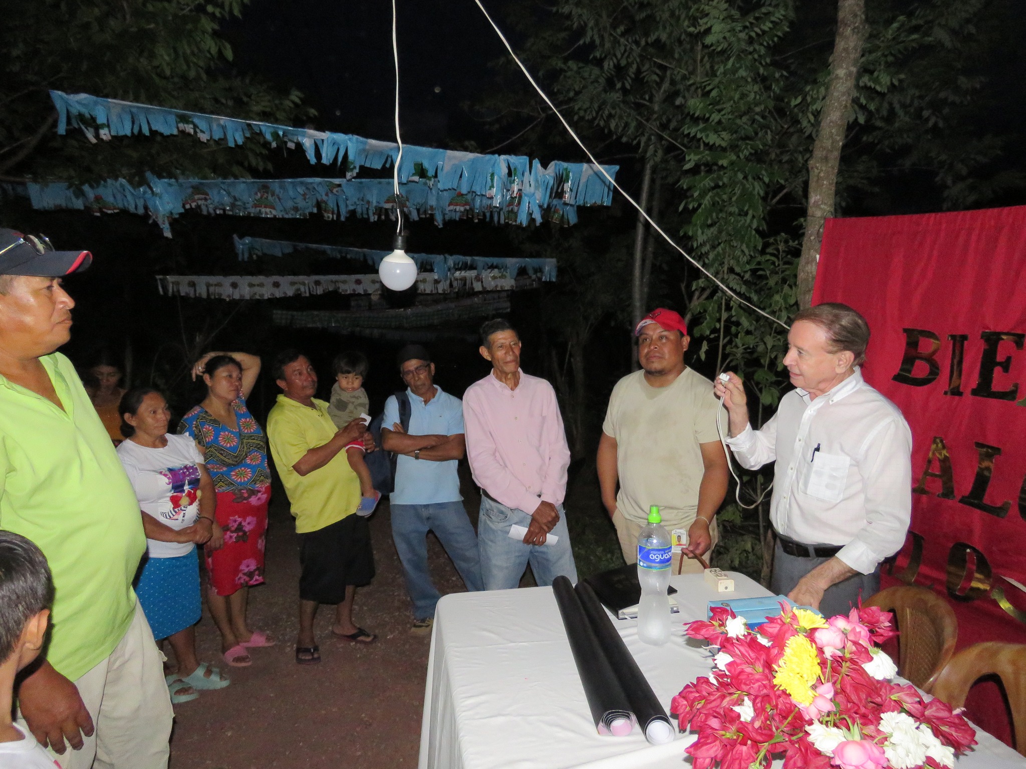 Alcaldía de Comayagua ilumina la comunidad de El Jicarito con un importante proyecto de Energía Eléctrica