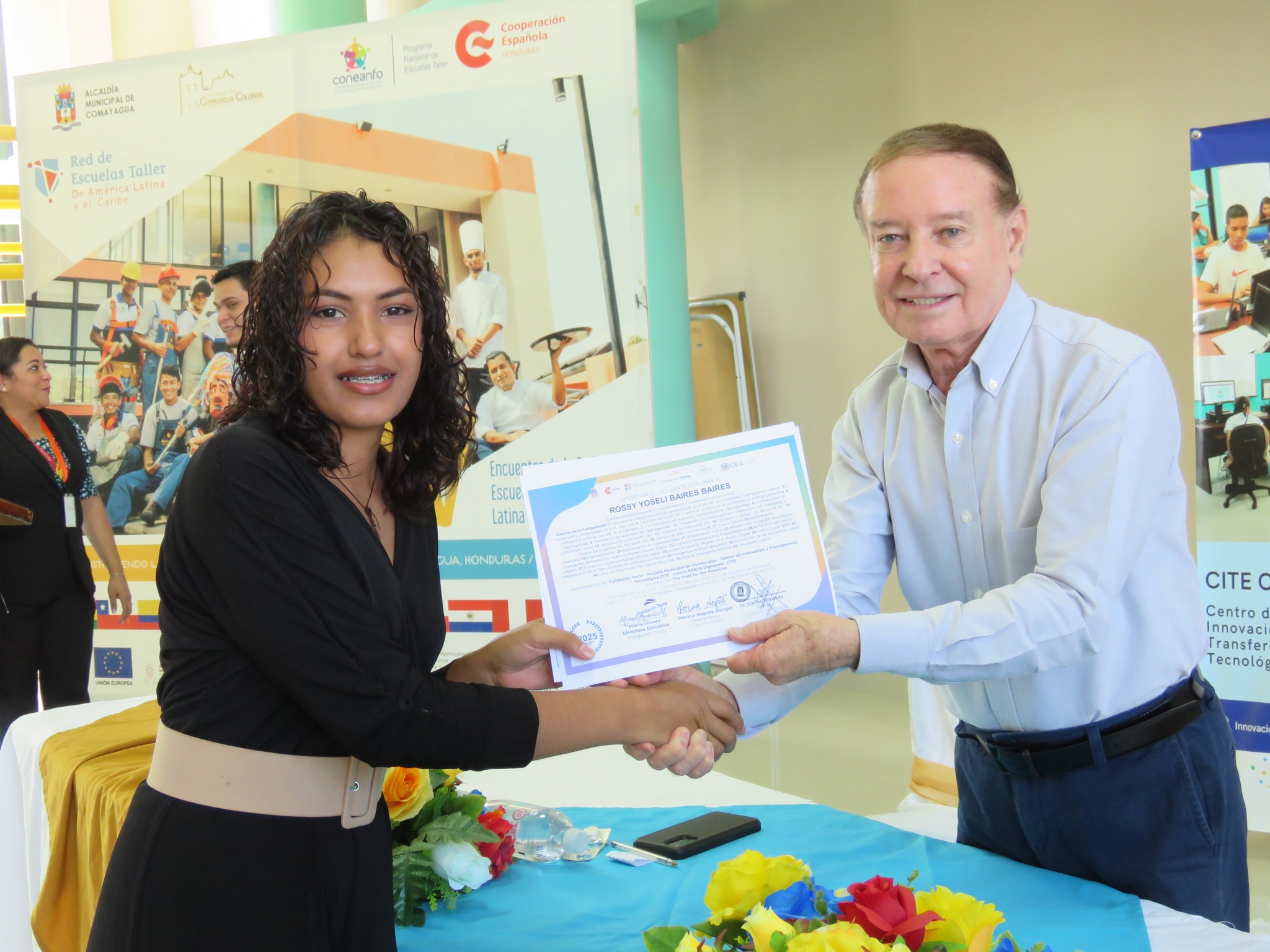 Alcaldía de Comayagua y fundación Terra certifica a jóvenes y adultos de escasos recursos formados en el Centro de Innovación y Transferencia Tecnológica (CITE)